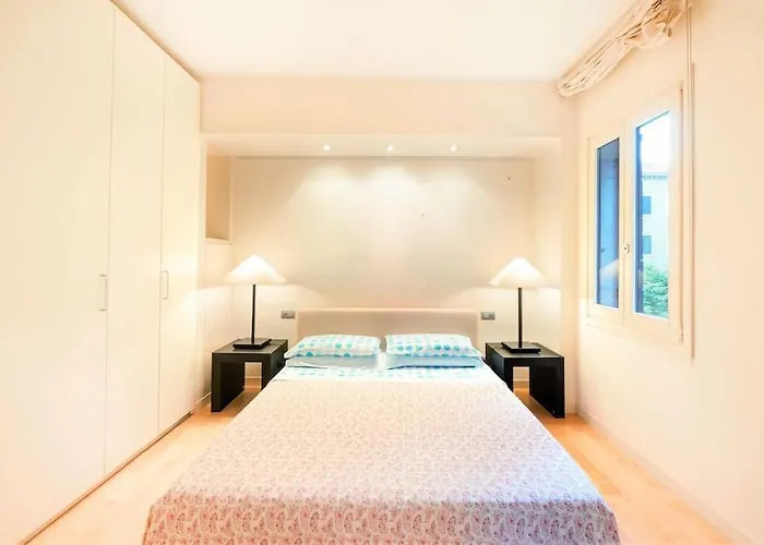 Apartmán Ca' Santa Eufemia, Cozy And Classy, Sleep 4 *